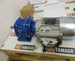 Мотор-редуктор 
Stirnradgetriebe-Bremsmotor
Typ HA042-60/1-MADP71B2/4-BR-ST10 **spezielle Kundenversion**
0,45/0,3 kW, 2820/1400 min-1
400 V, 50 Hz, IP 55, Isol. Kl. F
Bauform: B3
*Bremse
*Stecker ST10, ohne Gegenstecker
wie geliefert mit Motornummer L107059780056003 LAIPPLE KEB / BRINKMANN